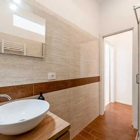 Smile In Apartment